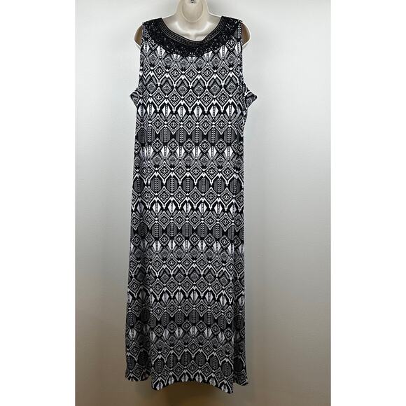 Catherines Maxi Dress Sleeveless Crochet Collar Abstract Print Black White 1XWP - Picture 4 of 8